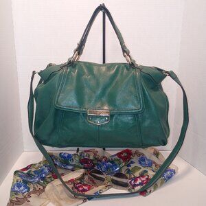 B. Makowsky vintage Y2K Lombard green Leather Satchel A large front pocket with